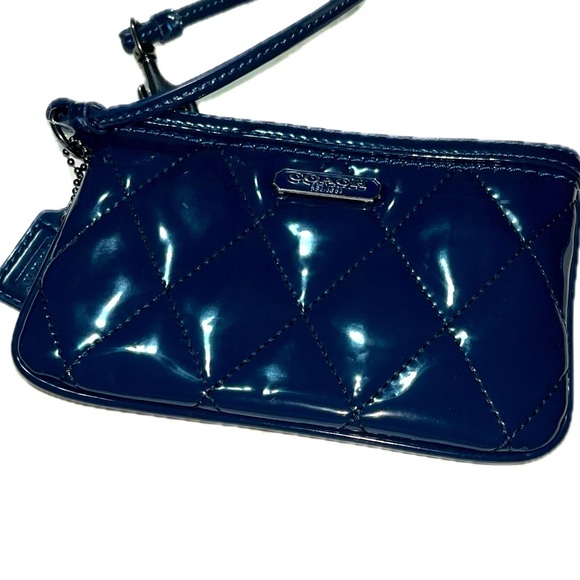 COACH Poppy NWT Quilted Cobalt Blue Gloss Small Wristlet & Coach Dustbag - Picture 6 of 16